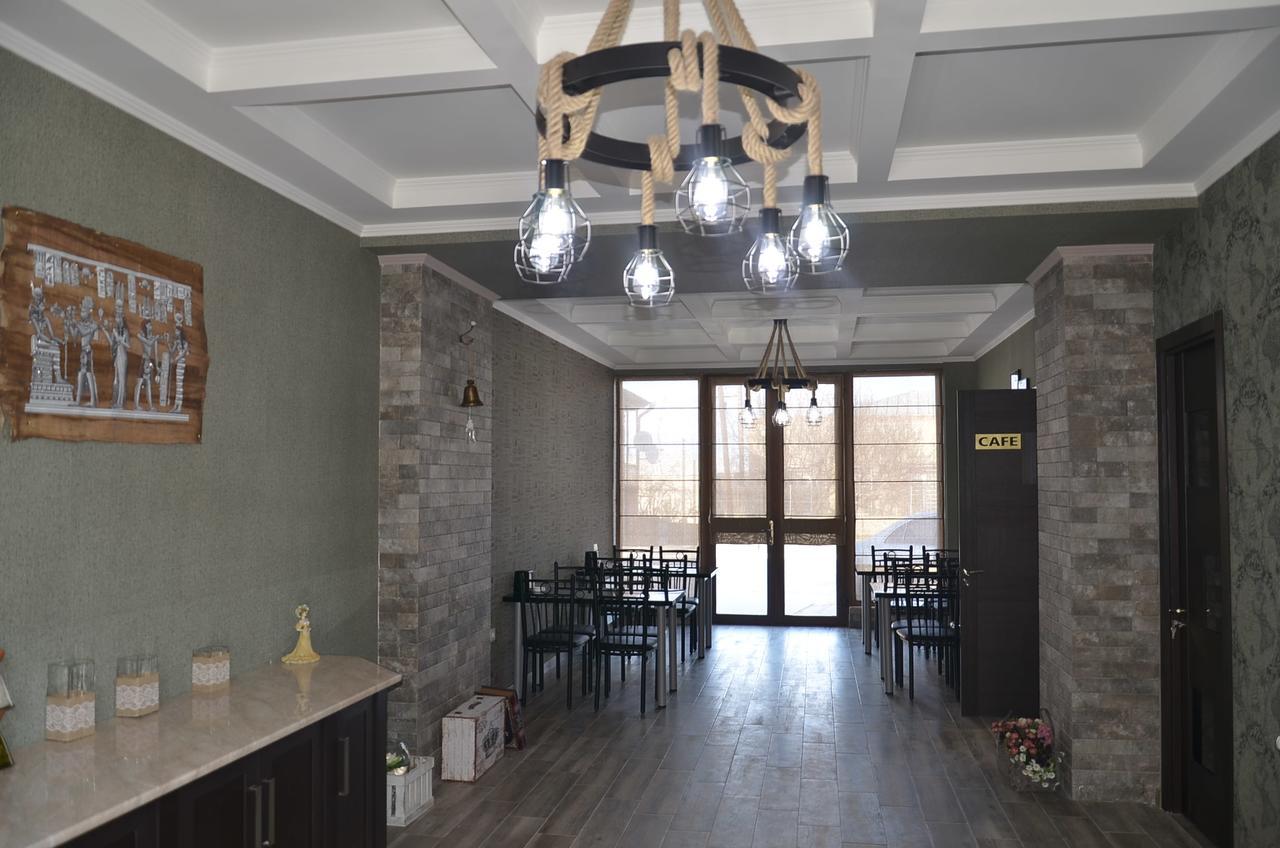 Hotel New Телави Экстерьер фото